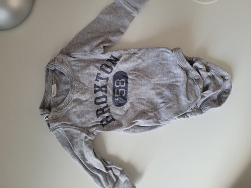 H&M grå body, storlek 62