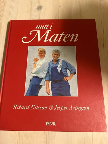 Mitt i Maten av Rikard Nilsson & Jesper Aspegren. 89 kr