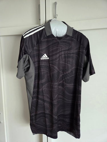 Adidas svart t-shirt, storlek L