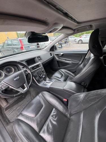 Volvo v60 D2