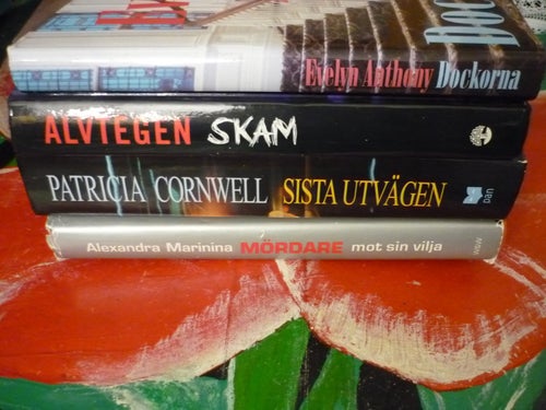 BOK, 4 STYCKEN BÖCKER, ALEXANDRA MARININAPATRICIA CORNWELL, ALVTEGEN...