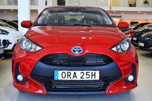 Toyota Yaris Hybrid CVT Active B-kamera Rattvärme 3.45% Ränta Moms