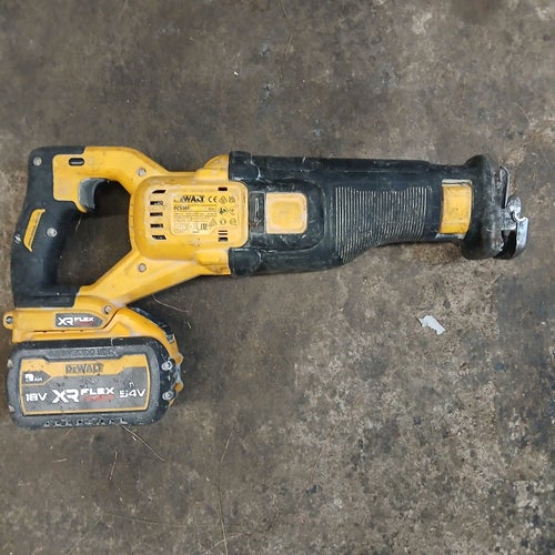 DeWalt DCS388 tigersåg med 54V FlexVolt batteri