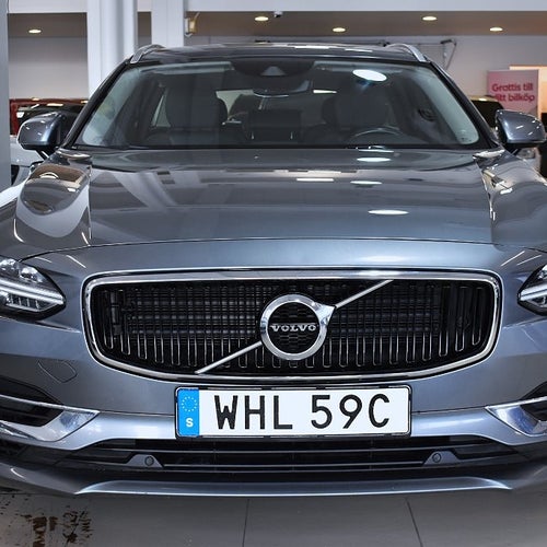 Volvo V90 Recharge T8 AWD Momentum Navi Drag VOC 4,95%ränta