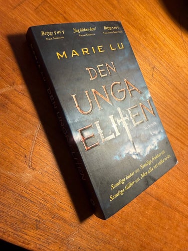 Den unga eliten – Marie Lu (Pocket, mkt gott skick, Svenska)