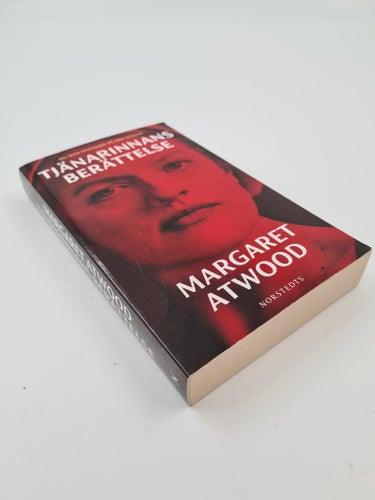 Tjänarinnans berättelse av Margaret Atwood
