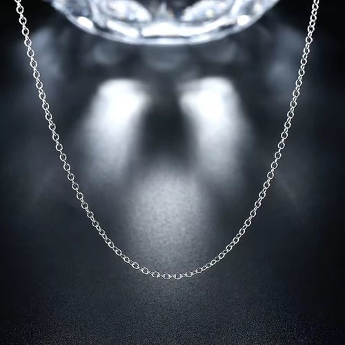Silverkedja. 60 cm lång. Länk 1 mm bred