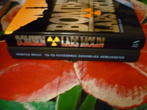 BOK, 2 STYCKEN BÖCKER, REBECCA WELLS: YA-YA FLICKORNAS GUDOMLIGA HEMLIGHET, LARS