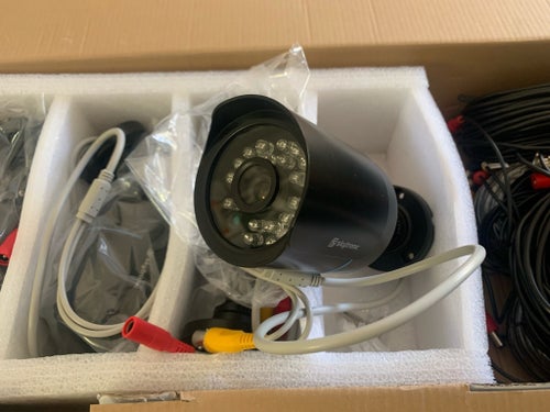 Skytone Digital Video Recorder med 4 kameror och 19" TFT-skärm