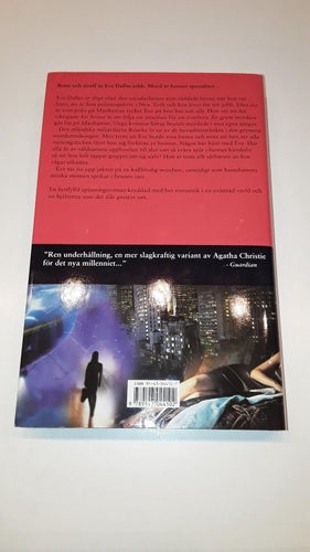 J. D. Robb (Nora Roberts) - Bäddat för mord (Inbunden)