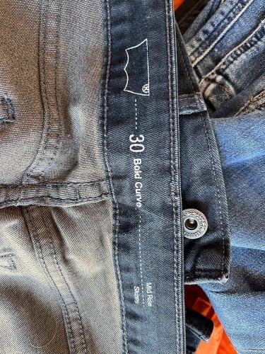Stretch jeans Levis Bold Curve mörkblå mid rise skinny 30