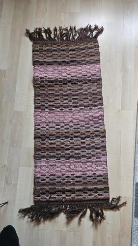 Handvävd bordslöpare i rosa och brunt 102 cm lång 40 cm bred