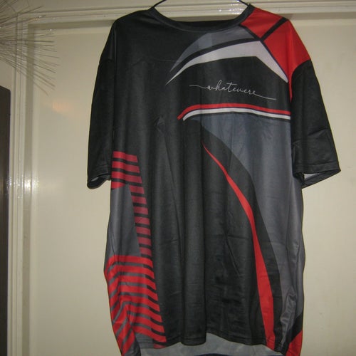 Svart, grå, röd, vit herr t-shirt storlek = XXXL (NY)