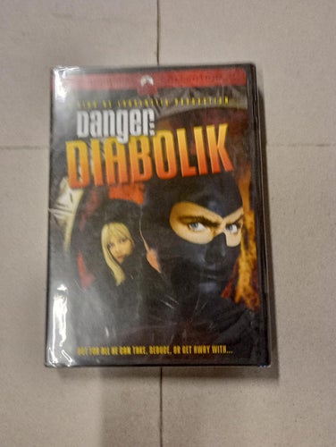 Danger: Diabolik (1967) - FINT SKICK!