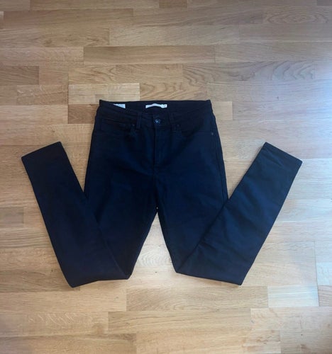 Levi's svarta 721 jeans från Levis, storlek W27 L30