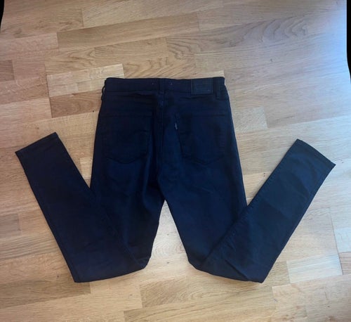 Levi's svarta 721 jeans från Levis, storlek W27 L30