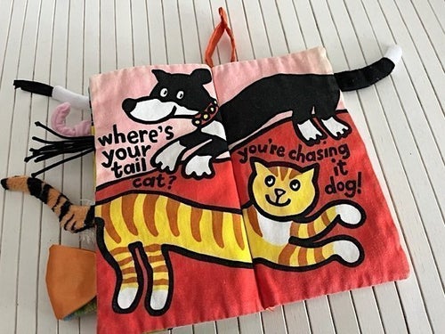 Tyg- och prasselbok - Farm Tails - Jellycat