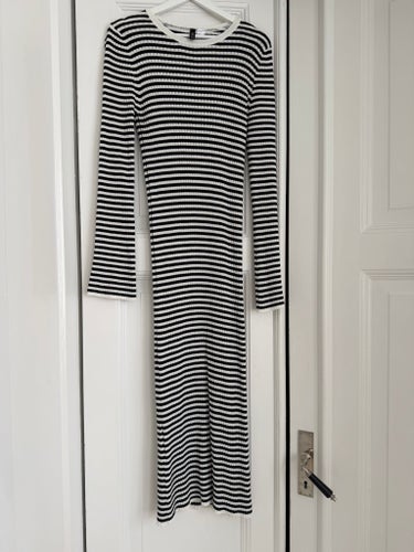 H&M randig klänning, storlek M
