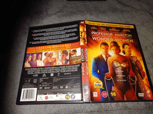 Professor Marston and the Wonder Women (Luke Evans, Rebecca Hall)