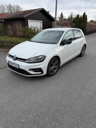 Volkswagen Golf R-Line