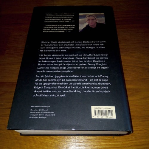 Inbunden: Ett land i gryningen - Dennis Lehane