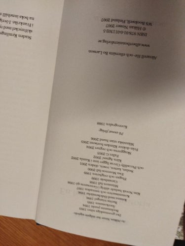 En helt annan historia av Håkan Nesser. Very Fine plus