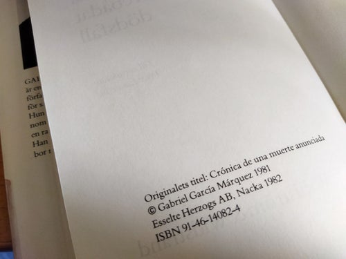 Krönika om ett förebådat dödsfall av Gabriel Garcia Marquez. Bok. Very Fine plus