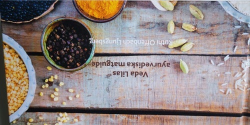 Ayurvedisk vegetarisk kokbok - ät enligt din kroppstyp av Veda Lilas