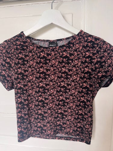 Gina Tricot svart, rosa t-shirt, storlek S