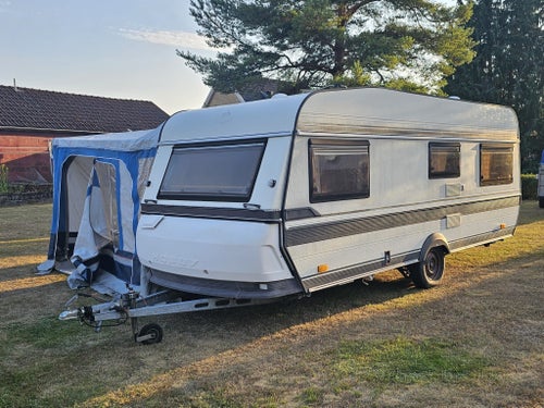 Hobby Prestige 535 T (1987) – Med premiumförtält från DWT Zelte!