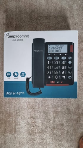 Bordsmonterad telefon med stora knappar