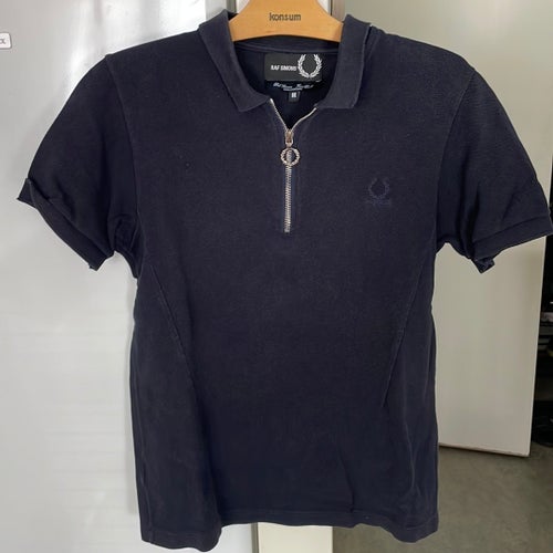 Fred Perry x Raf Simons svart pikétröja