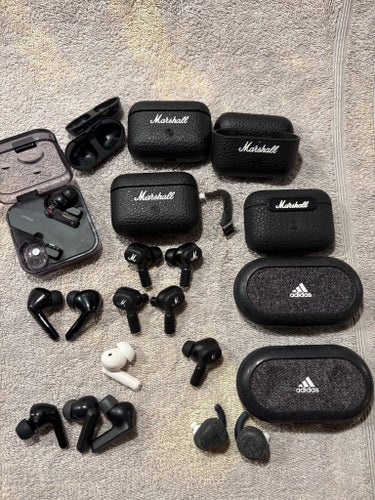 Marshall, Adidas mm defekta in ears hörlurar