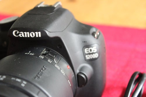 1200 d canon digital Systemkamera med tamron 28-200 mm objektiv i ny skick
