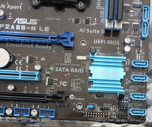 ASUS F2A55-M LE Moderkort med AMD A4-4000 APU och 8GB DDR3 RAM