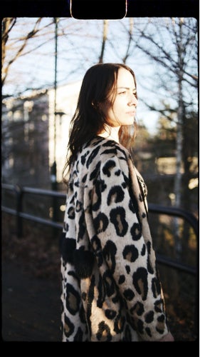 Stand Studio Leopardkappa med fuskpäls