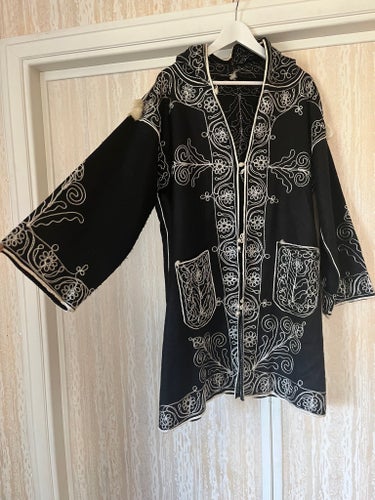 Folklore ull handbroderad vintage tunn kappa svart M/L/XL