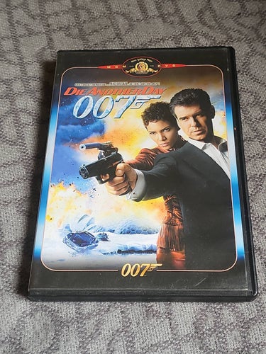 Die Another Day - James Bond - 007 - Pierce Brosnan (SV Text)