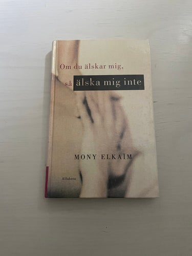 Om du älskar mig, så älska mig inte varför älskar du mig inte, du som påstår dig
