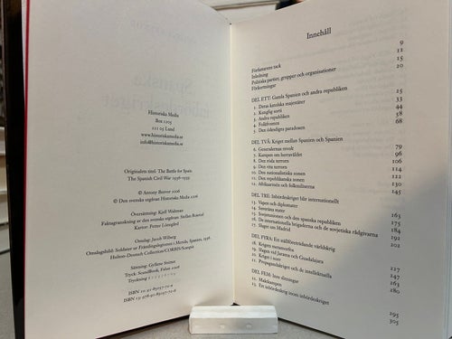 Spanska inbördeskriget av Antony Beevor, bok, Very Fine plus