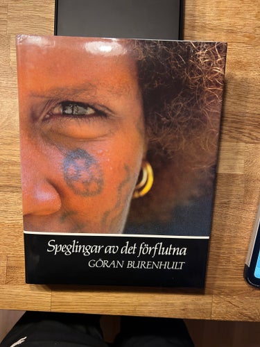 Speglingar av det förflutna av Göran Burenhult