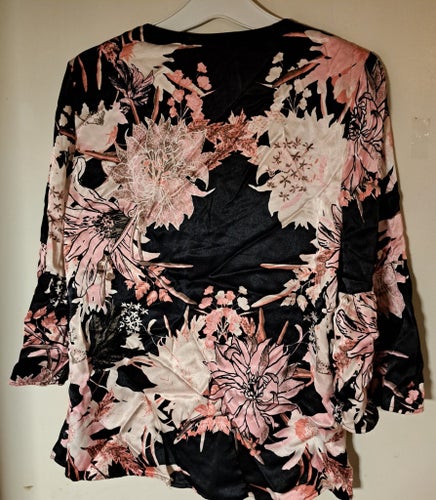 Saint Tropez rosa, svart blus, storlek S