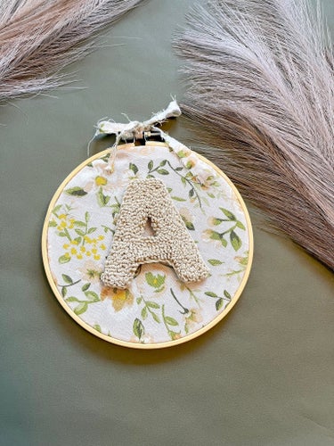 Broderad bokstavstavla
