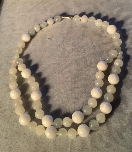 Vintage halsband med dubbla rader av vita pärlor (3954)