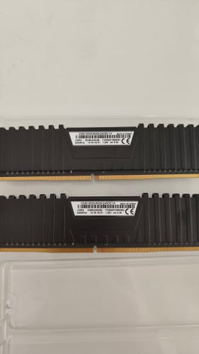 Corsair Vengeance LPX DDR4 RAM 16GB, 2400MHz