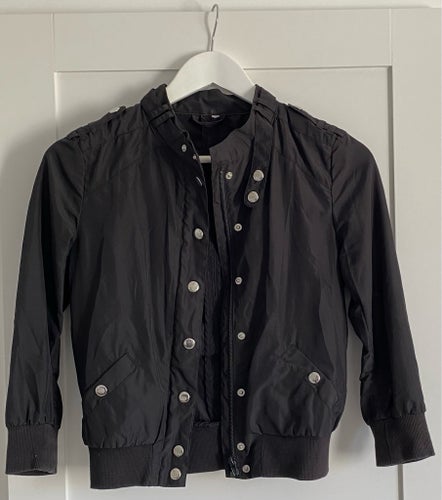 H&M svart jacka, storlek S
