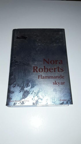 Nora Roberts - Flammande skyar (Inbunden) Spänning