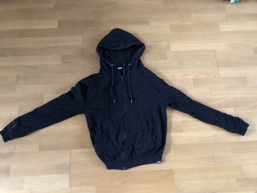 Williambaxter hoodie svart huvtröja med vita prickar, storlek M