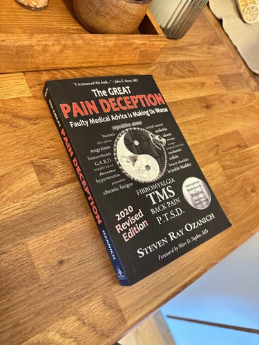 The Great Pain Deception av Steven Ray Ozanich, 2020
