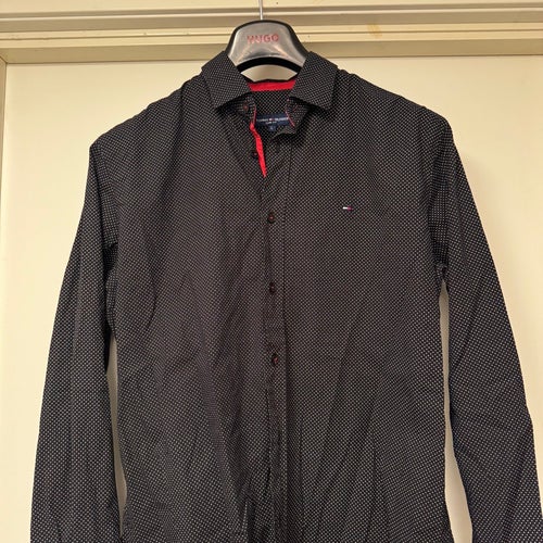 Tommy Hilfiger svart skjorta, storlek L